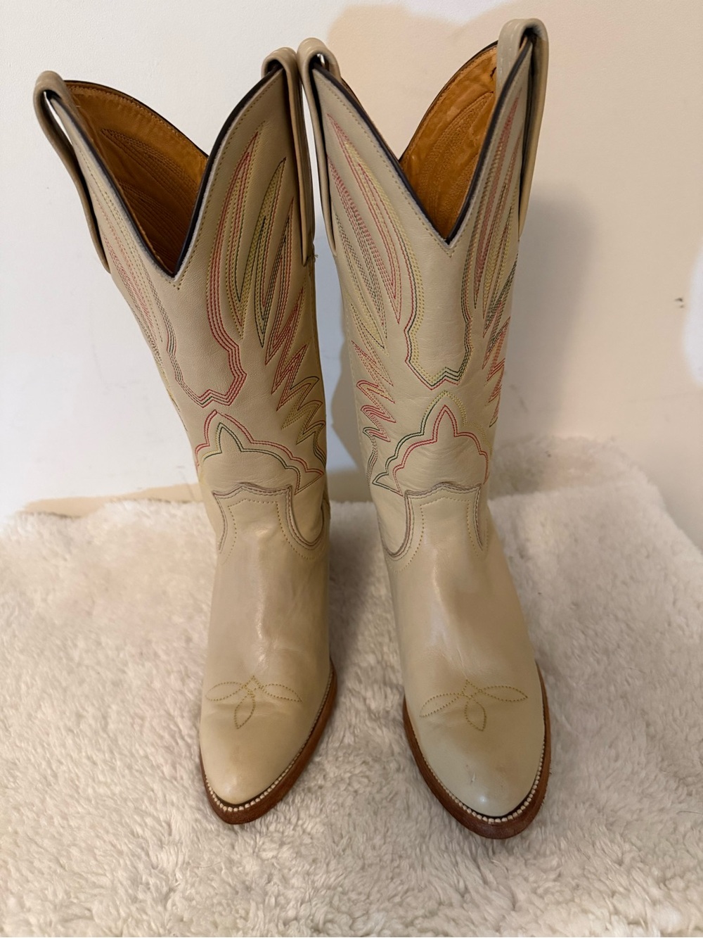 70s 80s Vintage Frye Cream Leather Cowgirl Boots w/Multicolor Stitching - Picture 7 of 12